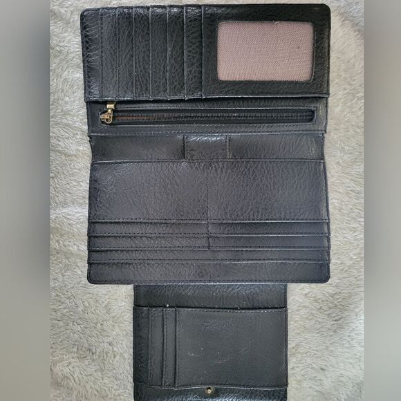 Samsara Black Leather Tri-fold Wallet with Gold Zipper - Picture 4 of 9